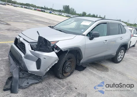 2021 Toyota Rav4 Le z USA, uszkodzony, nr VIN 2T3H1RFV8MC129842